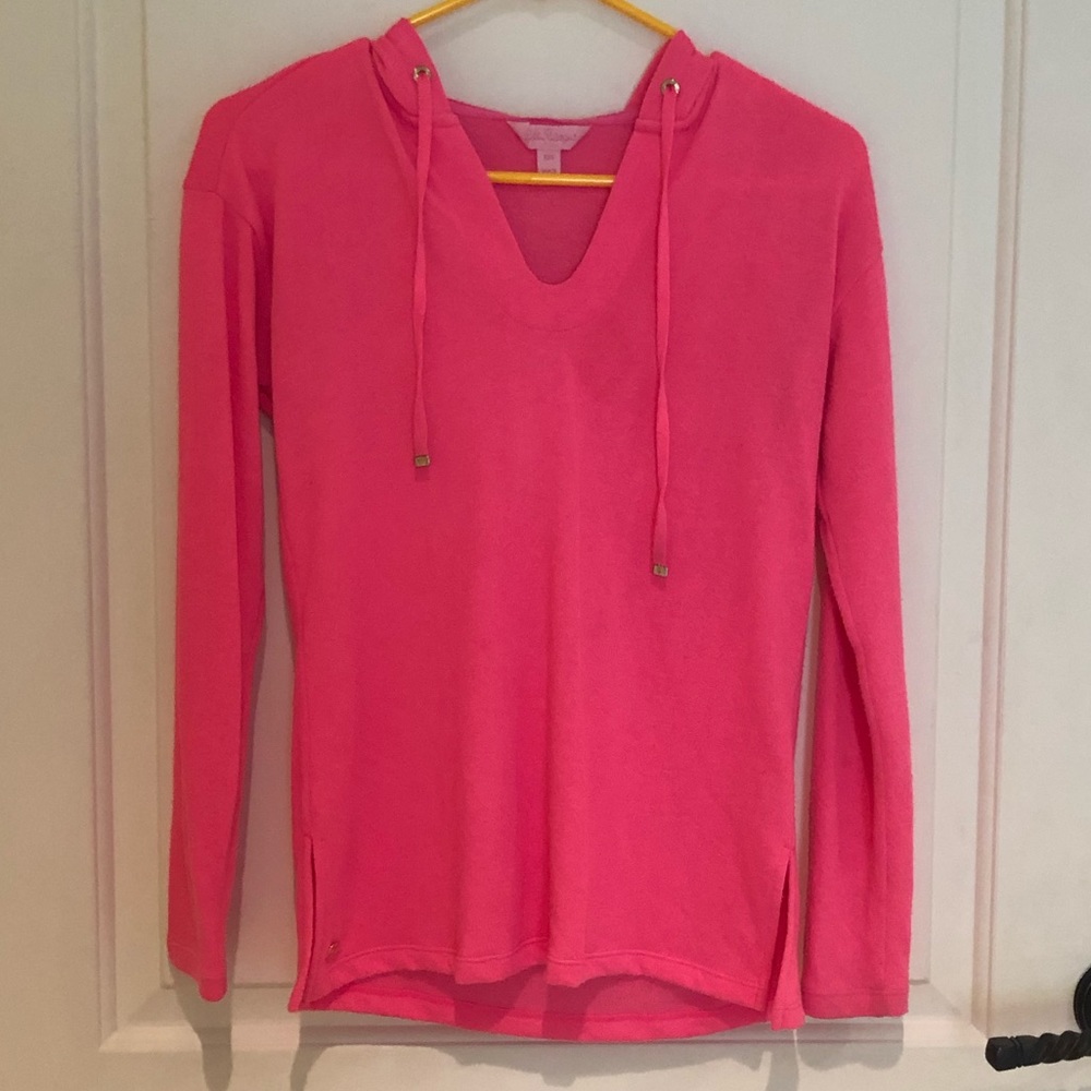 Lilly Pulitzer, pink hoodie perfect for beach!
